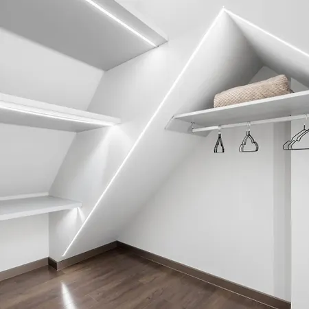 Luxury Skylight Loft & Terrace Center