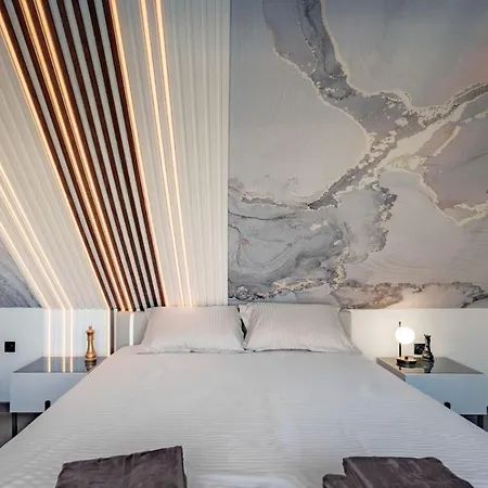 Luxury Skylight Loft & Terrace Center Apartamento *