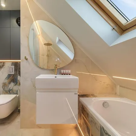 Apartamento Luxury Skylight Loft & Terrace Center *