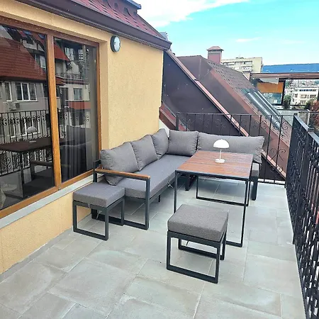 Luxury Skylight Loft & Terrace Center *