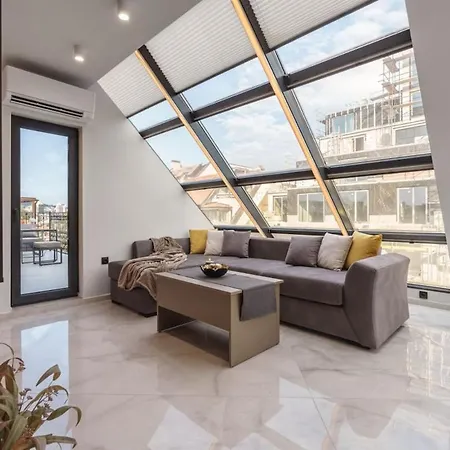 Luxury Skylight Loft & Terrace Center Apartamento