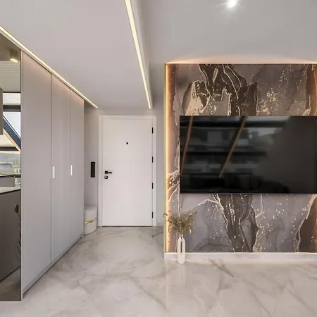 Luxury Skylight Loft & Terrace Center
