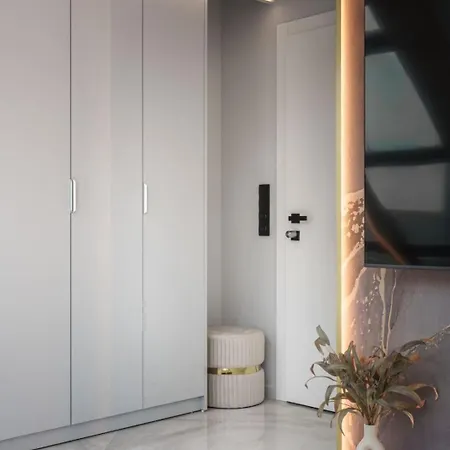 Apartamento Luxury Skylight Loft & Terrace Center Varna